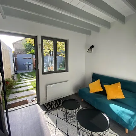 아파트 La Petite Maison Du Thabor 렌