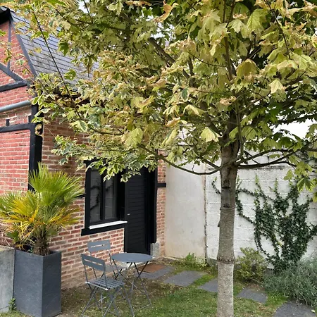 아파트 La Petite Maison Du Thabor 렌